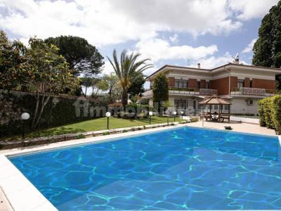 Detached house via Amipsia, Casal Palocco, Rome