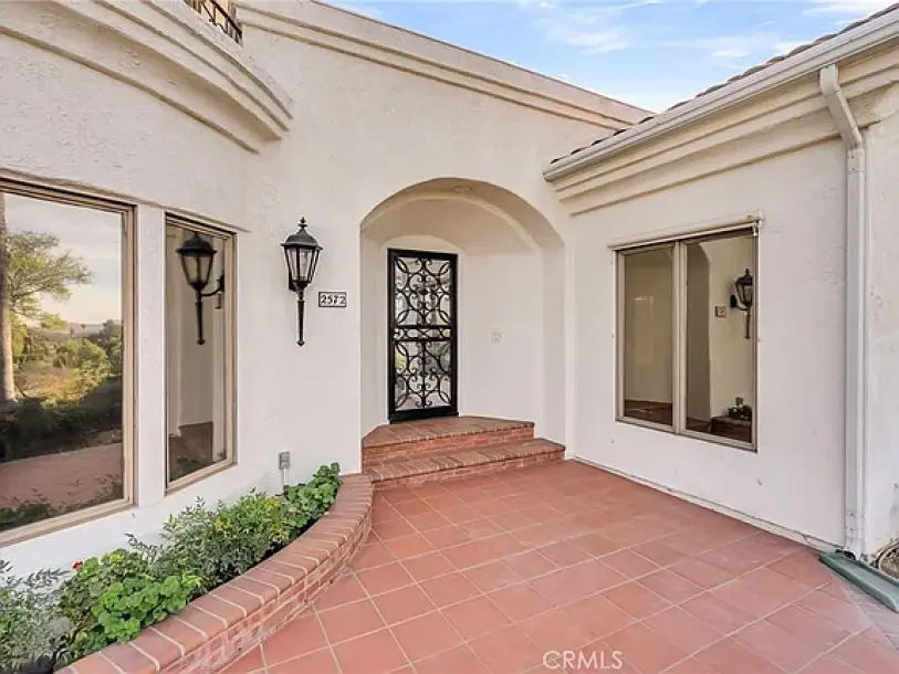 2572 Sunset Dr, Riverside, CA 92506-12