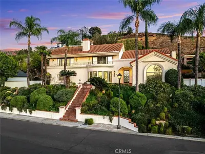 2572 Sunset Dr, Riverside, CA 92506