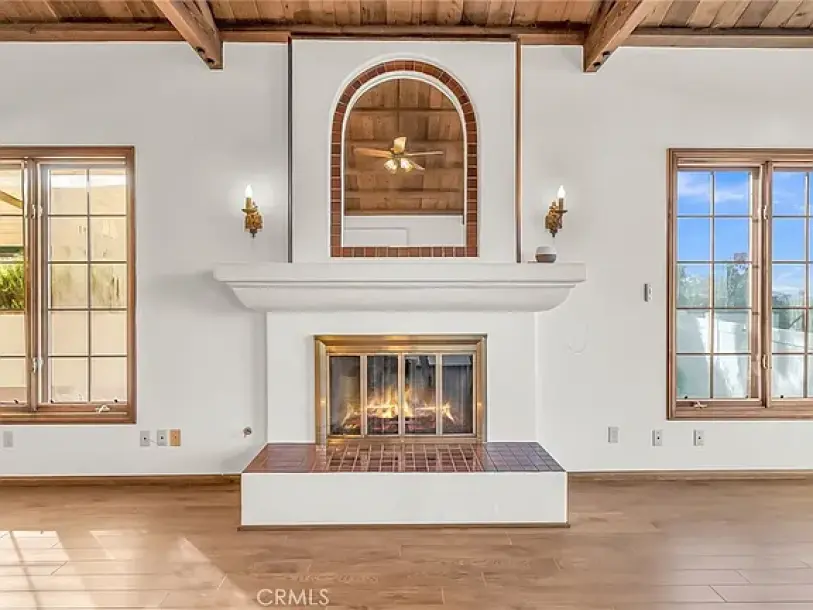 2572 Sunset Dr, Riverside, CA 92506-24