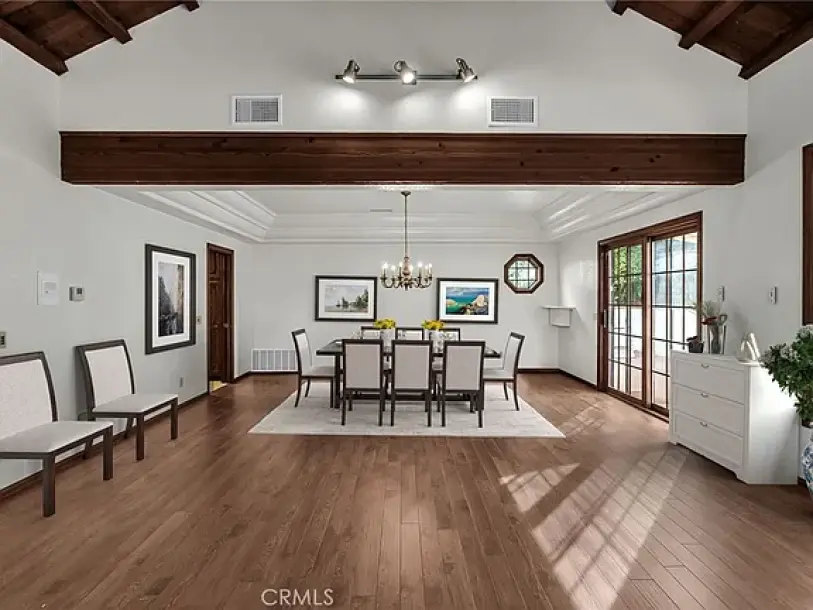 2572 Sunset Dr, Riverside, CA 92506-26