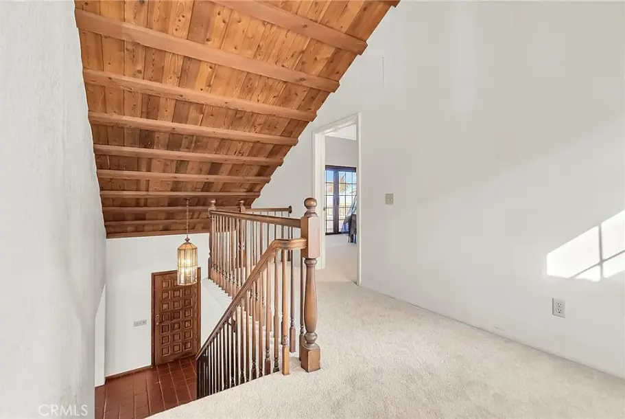 2572 Sunset Dr, Riverside, CA 92506-27
