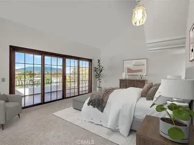 2572 Sunset Dr, Riverside, CA 92506