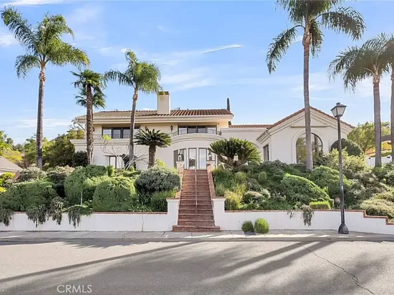 2572 Sunset Dr, Riverside, CA 92506-3