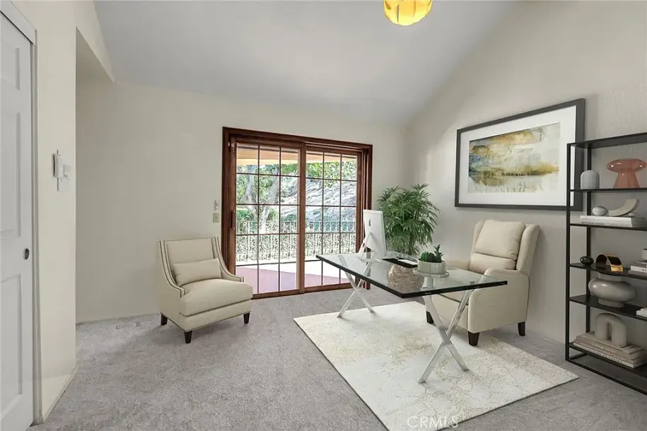 2572 Sunset Dr, Riverside, CA 92506-39