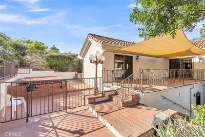 2572 Sunset Dr, Riverside, CA 92506