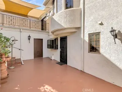 2572 Sunset Dr, Riverside, CA 92506