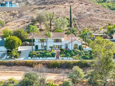 2572 Sunset Dr, Riverside, CA 92506