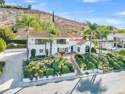 2572 Sunset Dr, Riverside, CA 92506