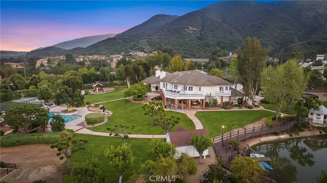 1331 Hidden Springs Dr, Corona, CA 92881-1