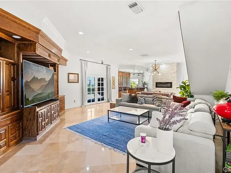 1331 Hidden Springs Dr, Corona, CA 92881-22