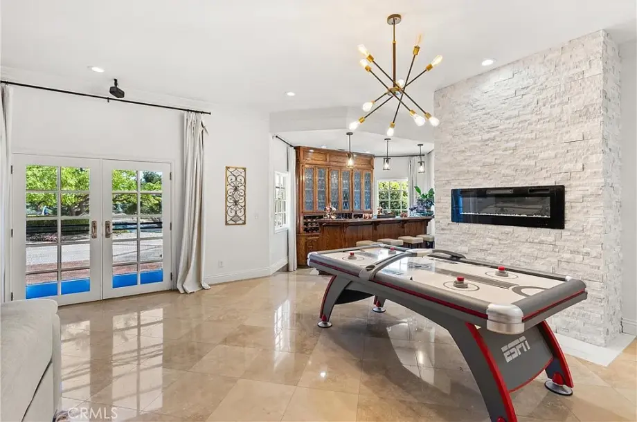 1331 Hidden Springs Dr, Corona, CA 92881-24