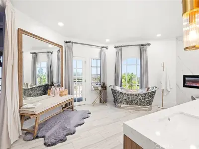 1331 Hidden Springs Dr, Corona, CA 92881