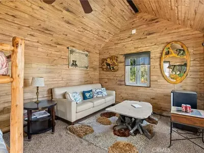 1331 Hidden Springs Dr, Corona, CA 92881