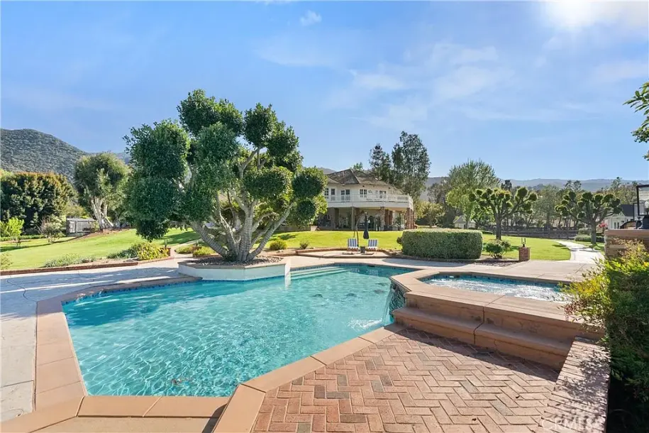 1331 Hidden Springs Dr, Corona, CA 92881-59