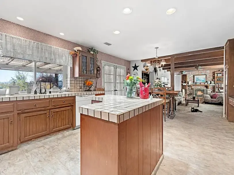 17438 Sunset View Dr-8