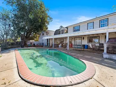 17438 Sunset View Dr