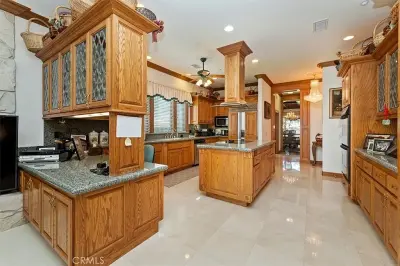 6975 Wyndham Hill Dr