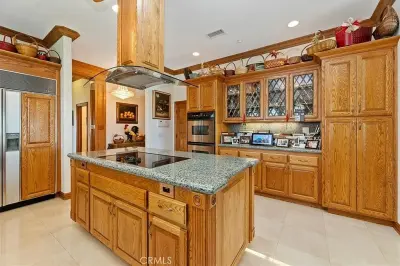 6975 Wyndham Hill Dr