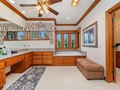 6975 Wyndham Hill Dr