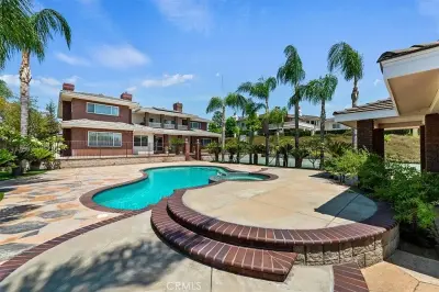 6975 Wyndham Hill Dr