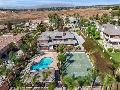 6975 Wyndham Hill Dr