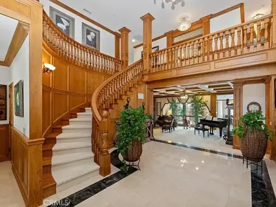 6975 Wyndham Hill Dr